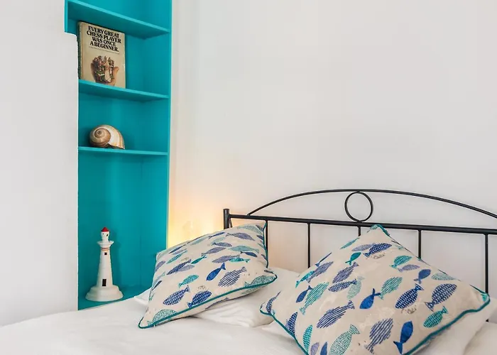 아파트 Aquanis Milos 아다마스